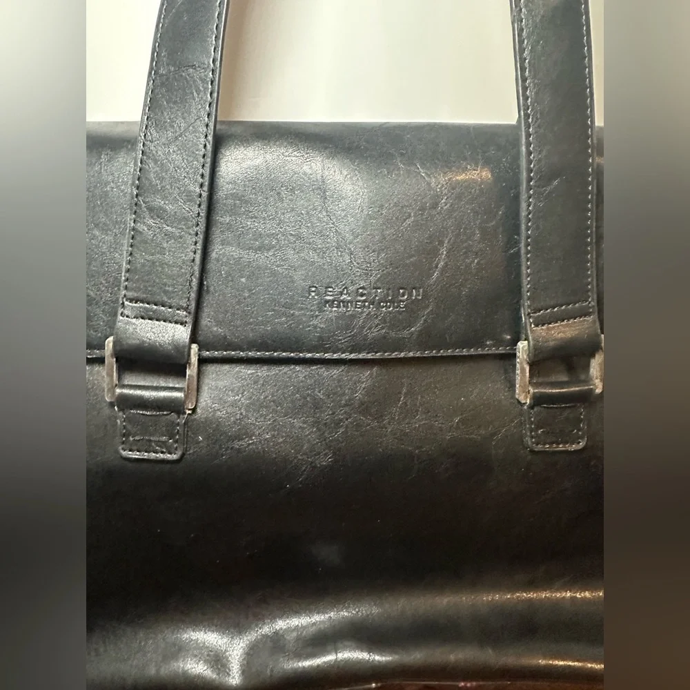 Kenneth Cole Reaction‎ Black Laptop Messenger Bag.